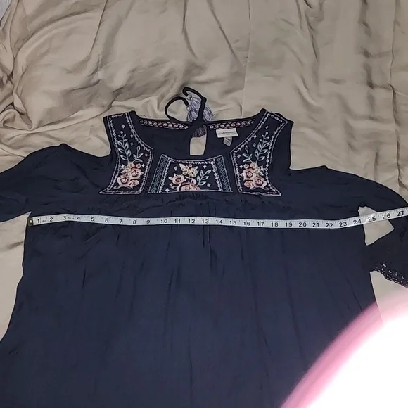 Knox Rose cold shoulder blouse - Picture 7 of 9